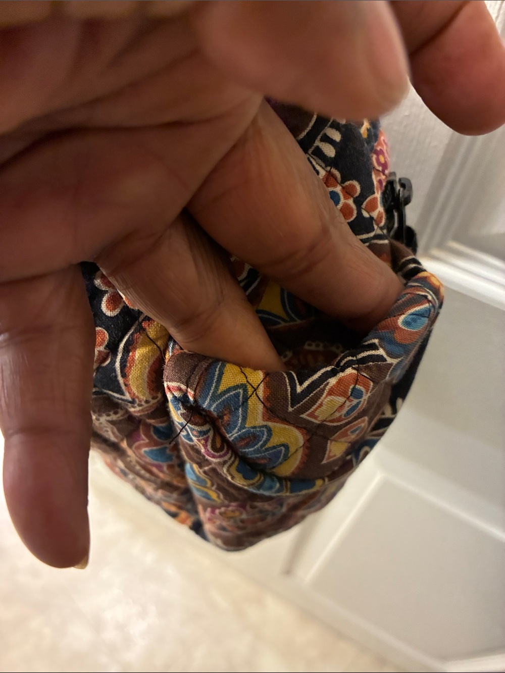 Vera Bradley Retired Kensington Quilted Paisley Crossbody Shoulder Bag in Black - Picture 4 of 6